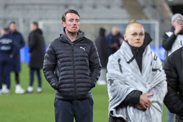 Google Pixel Frauen-Bundesliga, FC Carl Zeiss Jena - RB Leipzig; 27.03.2026 Cheftrainer Jonas Stephan (RB Leipzig). Fußball, Google Pixel Frauen-Bundesliga, Saison 2025 2026, 22. Spieltag: FC Carl Zeiss Jena vs. RB Leipzig am 27.03.2026, Ernst-Abbe-Sportfeld, ad hoc Arena, Jena. DFB REGULATIONS PROHIBIT ANY USE OF PHOTOGRAPHS AS IMAGE SEQUENCES AND OR QUASI-VIDEO. Copyright: xBEAUTIFULxSPORTS JanxKaeferx
