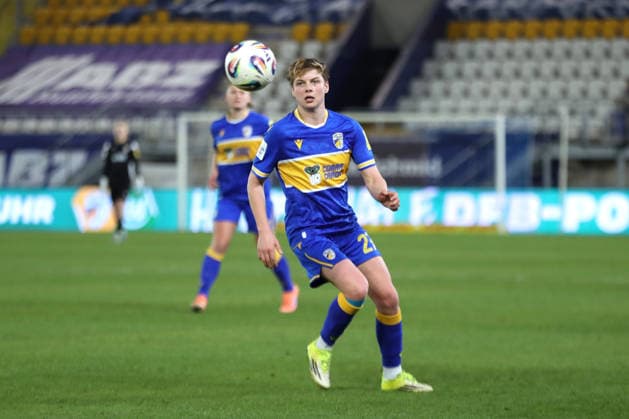 Google Pixel Frauen-Bundesliga, FC Carl Zeiss Jena - RB Leipzig; 27.03.2026 Gwendolyn Mummert (27, Carl Zeiss Jena). Fußball, Google Pixel Frauen-Bundesliga, Saison 2025 2026, 22. Spieltag: FC Carl Zeiss Jena vs. RB Leipzig am 27.03.2026, Ernst-Abbe-Sportfeld, ad hoc Arena, Jena. DFB REGULATIONS PROHIBIT ANY USE OF PHOTOGRAPHS AS IMAGE SEQUENCES AND OR QUASI-VIDEO. Copyright: xBEAUTIFULxSPORTS JanxKaeferx