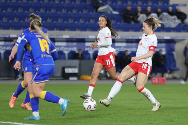 Google Pixel Frauen-Bundesliga, FC Carl Zeiss Jena - RB Leipzig; 27.03.2026 Sandra Starke (13, RB Leipzig). Fußball, Google Pixel Frauen-Bundesliga, Saison 2025 2026, 22. Spieltag: FC Carl Zeiss Jena vs. RB Leipzig am 27.03.2026, Ernst-Abbe-Sportfeld, ad hoc Arena, Jena. DFB REGULATIONS PROHIBIT ANY USE OF PHOTOGRAPHS AS IMAGE SEQUENCES AND OR QUASI-VIDEO. Copyright: xBEAUTIFULxSPORTS JanxKaeferx