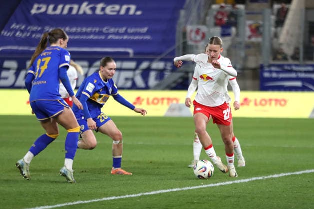 Google Pixel Frauen-Bundesliga, FC Carl Zeiss Jena - RB Leipzig; 27.03.2026 Marlene Müller (27, RB Leipzig). Fußball, Google Pixel Frauen-Bundesliga, Saison 2025 2026, 22. Spieltag: FC Carl Zeiss Jena vs. RB Leipzig am 27.03.2026, Ernst-Abbe-Sportfeld, ad hoc Arena, Jena. DFB REGULATIONS PROHIBIT ANY USE OF PHOTOGRAPHS AS IMAGE SEQUENCES AND OR QUASI-VIDEO. Copyright: xBEAUTIFULxSPORTS JanxKaeferx