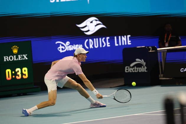 March 27, 2026, Miami Gardens, Florida, United States Of America: MIAMI GARDENS, FLORIDA - MARCH 27: Jannik SInner of Italy defeats Alexander Zverev of Germany during the Men s Semifinals on Day 11 of the Miami Open at Hard Rock Stadium on March 27, 2026 in Miami Gardens, Florida....People: Jannik SInner Miami Gardens United States Of America - ZUMAs214 20260327_ada_s214_023 Copyright: xSMGx