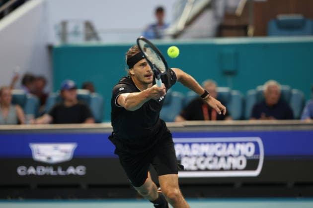 March 27, 2026, Miami Gardens, Florida, United States Of America: MIAMI GARDENS, FLORIDA - MARCH 27: Jannik SInner of Italy defeats Alexander Zverev of Germany during the Men s Semifinals on Day 11 of the Miami Open at Hard Rock Stadium on March 27, 2026 in Miami Gardens, Florida....People: Alexander Zverev Miami Open 2026 - Day 11  - ZUMAs214 20260327_ada_s214_057 Copyright: xSMGx