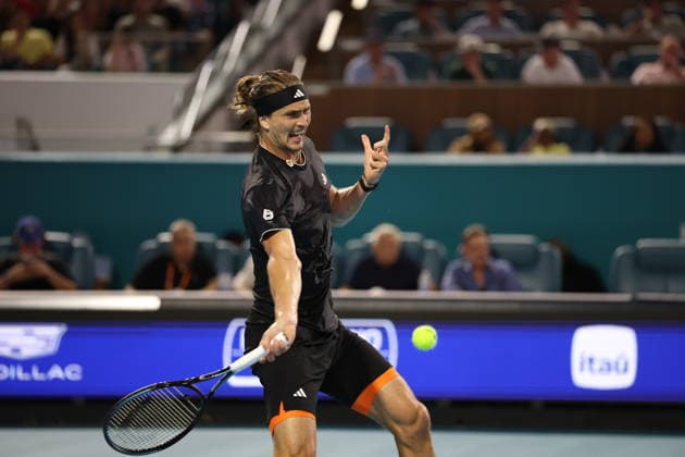 March 27, 2026, Miami Gardens, Florida, United States Of America: MIAMI GARDENS, FLORIDA - MARCH 27: Jannik SInner of Italy defeats Alexander Zverev of Germany during the Men s Semifinals on Day 11 of the Miami Open at Hard Rock Stadium on March 27, 2026 in Miami Gardens, Florida....People: Alexander Zverev Miami Open 2026 - Day 11  - ZUMAs214 20260327_ada_s214_137 Copyright: xSMGx