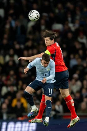England v Uruguay, Friendly England defender Harry Maguire heads the ball from Uruguay forward Facundo Pellistri during the Friendly match between England and Uruguay at Wembley Stadium, London, UK on 27 March 2026. London Wembley Stadium Greater London UK Editorial use only , Copyright: xManjitxNarotrax PSI-23956-0079