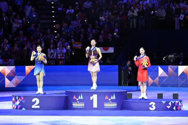 ISU Figure skating, Eiskunstlauf World Championships 2026 at the O2 Arena in Prague, Czech Republic - 27 Mar 2026 Gold medalist Kaori Sakamoto (middle) of Japan, Silver medailist Mone Chiba (L) of Japan and Bronze medailist Nina Pinzarrone of Belgium (R) as seen during the medal ceremony for the Women competition at the ISU Figure Skating World Championships 2026 at the O2 Arena. ISU Figure Skating World Championships 2026 takes place from 24th to 29th of March in Prague, Czech Republic. Prague Czech Republic Copyright: xTomasxTkacikx xSOPAxImagesx 20260327-ISU-women-28
