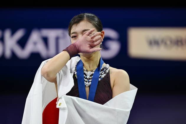 ISU Figure skating, Eiskunstlauf World Championships 2026 at the O2 Arena in Prague, Czech Republic - 27 Mar 2026 Gold medalist Kaori Sakamoto of Japan as seen crying during the medal ceremony for the Women competition at the ISU Figure Skating World Championships 2026 at the O2 Arena. ISU Figure Skating World Championships 2026 takes place from 24th to 29th of March in Prague, Czech Republic. Prague Czech Republic Copyright: xTomasxTkacikx xSOPAxImagesx 20260327-ISU-women-45