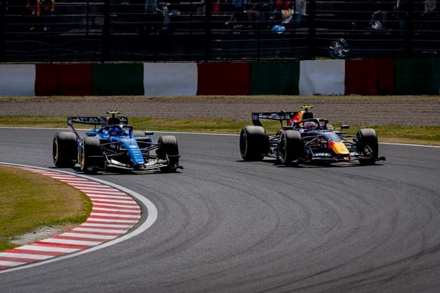 SUZUKA - Formula 1 driver Carlos Sainz of Atlassian Williams F1 Team, Formula 1 driver Isack Hadjar of Oracle Red Bull Racing during the Formula 1 Japan Suzuka free practice at the Suzuka Formula 1 circuit on March 28, 2025 in Suzuka, Japan. (Photo by DeFodi Images) -