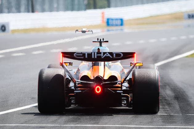F1 - JAPANESE GRAND PRIX 2026 81 PIASTRI Oscar (aus), McLaren F1 Team MCL40, action drone DJI Mini 4 Pro illustration during the Formula 1 Japanese Grand Prix 2026, 3rd round of the 2026 Formula One World Championship, WM, Weltmeisterschaft from March 27 to 29, 2026 on the Suzuka Circuit, in Suzuka, Japan - SuzukaJapan  Copyright: xANTONINxVINCENTx