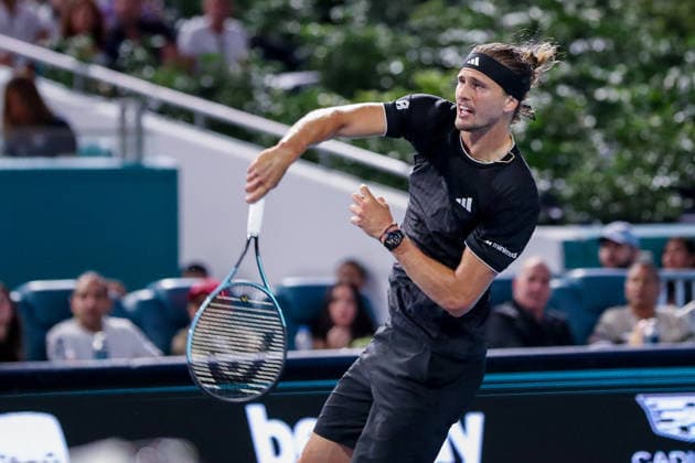 MIAMI GARDENS, FL - MARCH 27: Alexander Zverev (GER) in action during a men™s semi-final singles match against Jannik Sinner (ITA) at the Miami Open on March 27, 2026, at Hard Rock Stadium in Miami Gardens, Florida,(Photo by Chris Arjoon Icon Sportswire) TENNIS: MAR 27 Miami Open EDITORIAL USE ONLY Icon2603270010111