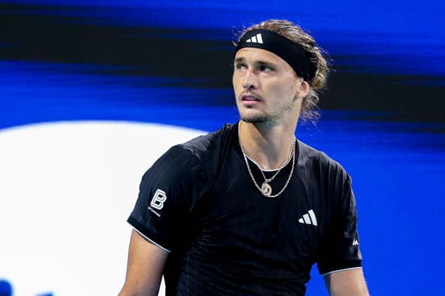 MIAMI GARDENS, FL - MARCH 27: Alexander Zverev (GER) in action during a men™s semi-final singles match against Jannik Sinner (ITA) at the Miami Open on March 27, 2026, at Hard Rock Stadium in Miami Gardens, Florida,(Photo by Chris Arjoon Icon Sportswire) TENNIS: MAR 27 Miami Open EDITORIAL USE ONLY Icon2603270010145