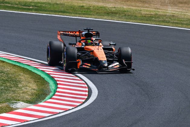 F1 Japanese Grand Prix 2026 - Practice Session SUZUKA, JAPAN - MARCH 28: Oscar Piastri of the McLaren F1 Team drives during the third practice session ahead of the 2026 Japanese Grand Prix at Suzuka Circuit in Suzuka, Mie Prefecture, Japan, on March 28, 2026. Suzuka Japan  Copyright: xArturxWidakx originalFilename:widak-f1japane260328_npc6C.jpg