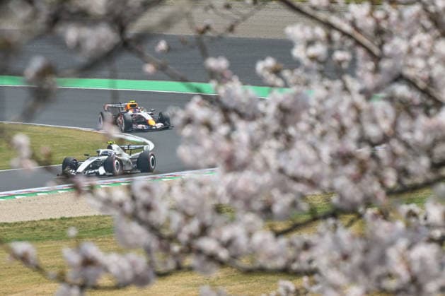 F1 Japanese Grand Prix 2026 - Practice Session SUZUKA, JAPAN - MARCH 28: Valtteri Bottas of Finland and the Cadillac F1 Team drives past cherry blossoms (sakura) in full bloom during the third practice session ahead of the 2026 Japanese Grand Prix at Suzuka Circuit in Suzuka, Mie Prefecture, Japan, on March 28, 2026. Suzuka Japan  Copyright: xArturxWidakx originalFilename:widak-f1japane260328_npldq.jpg