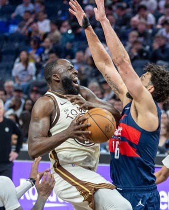(260328) -- SAN FRANCISCO, March 28, 2026 -- Draymond Green (L) of Golden State Warriors vies with Anthony Gill of Washington Wizards during the 2025-2026 NBA, Basketball Herren, USA regular season basketball game between Washington Wizards and Golden State Warriors in San Francisco, the United States, March 27, 2026. (Photo by Arthur Dong Xinhua) (SP)U.S.-SAN FRANCISCO-BASKETBALL-NBA-WIZARDS VS WARRIORS WuxXiaoling 