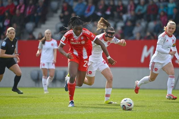 Edna IMADE (FCB), Aktion,Zweikampf gegen Julia POLLAK (N). Fussball Google Pixel Bundesliga der Frauen Saison 2025 2026, 22.Spieltag, Spieltag22 FC Bayern Muenchen Frauen - 1.FC Nuernberg am 28.03.2026 FC BAYERN CAMPUS