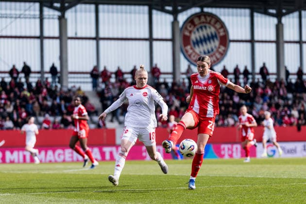 Sport Bilder des Tages Google Pixel Frauen-Bundesliga, FC Bayern München - 1. FC Nürnberg; 28.03.2026 Zweikampf Franziska Mai (1. FC Nürnberg, 18), Barbara Dunst (FC Bayern München, 28) Google Pixel Frauen-Bundesliga, FC Bayern München - 1. FC Nürnberg, München, FC Bayern Campus am 28.03.2026 DFB REGULATIONS PROHIBIT ANY USE OF PHOTOGRAPHS AS IMAGE SEQUENCES AND OR QUASI-VIDEO. Copyright: xBEAUTIFULxSPORTS Wunderlx