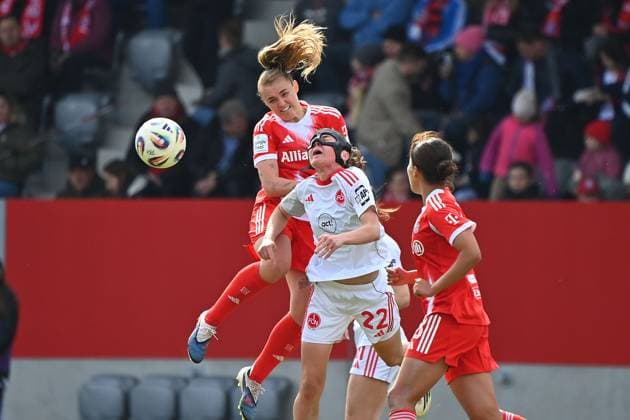 v.li:Georgia STANWAY (FCB), Julia POLLAK (N). Aktion,Zweikampf gegen- Fussball Google Pixel Bundesliga der Frauen Saison 2025 2026, 22.Spieltag, Spieltag22 FC Bayern Muenchen Frauen - 1.FC Nuernberg am 28.03.2026 FC BAYERN CAMPUS