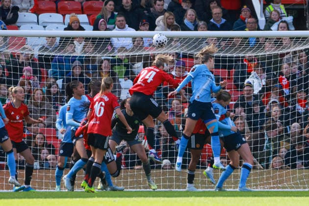 Manchester United, ManU Women v Manchester City Women - Women s Super League 25 26 Manchester City s Vivianne Miedema scores their first goal of the match with a header during match against Manchester United - Women s Super League WSL 25 26 28.03.2026 Manchester Old Trafford United Kingdom Copyright: xZacharyxLockex