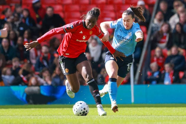 Manchester United, ManU Women v Manchester City Women - Women s Super League 25 26 Manchester United s Melvine Malard holds off Sam Coffey during match against Manchester City Women - Women s Super League WSL 25 26 28.03.2026 Manchester Old Trafford United Kingdom Copyright: xZacharyxLockex
