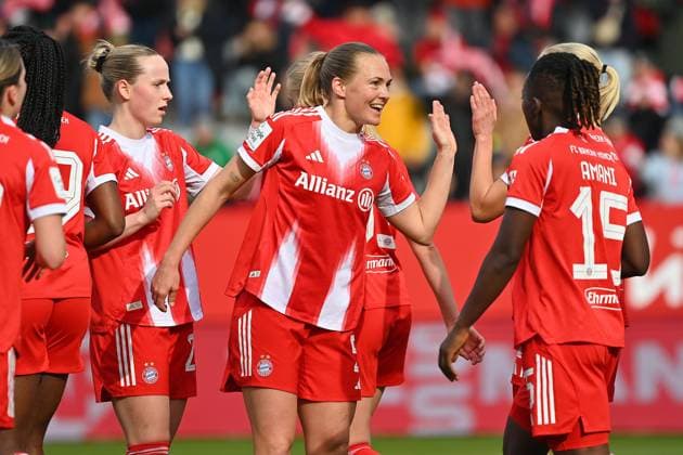 kollektiver Torjubel mit u.A. MIT GLODIS PERLA VIGGOSDOTTIR (FCB), Ana Maria GUZMAN (FCB), li:Franziska KETT (FCB), Jubel,Freude,Begeisterung,Aktion, Fussball Google Pixel Bundesliga der Frauen Saison 2025 2026, 22.Spieltag, Spieltag22 FC Bayern Muenchen Frauen - 1.FC Nuernberg am 28.03.2026 FC BAYERN CAMPUS