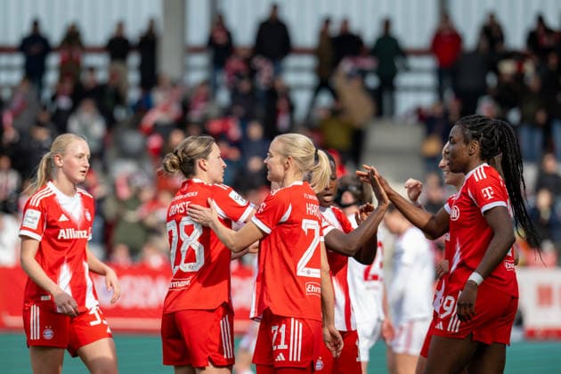 Torjubel zum 2:0, Luzie Zaehringer 33 (FC Bayern Muenchen), Barbara Dunst 28 (FC Bayern Muenchen), Pernille Harder 21 (FC Bayern Muenchen), Edna Imade 29 (FC Bayern Muenchen), FC Bayern Frauen Muenchen - 1. FC Nuernberg, Google Pixel Frauenbundesliga, 22. Spieltag, 28.03.26 DFB regulations prohibit any use of photographs as image sequences and or quasi-video. (kolbert-press) Muenchen Bayern Deutschland