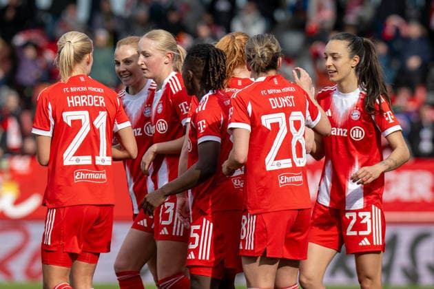Torjubel zum 2:0, Pernille Harder 21 (FC Bayern Muenchen), Luzie Zaehringer 33 (FC Bayern Muenchen), Bernadette Amani 15 (FC Bayern Muenchen), Barbara Dunst 28 (FC Bayern Muenchen), Natalia Padilla Bidas 23 (FC Bayern Muenchen), FC Bayern Frauen Muenchen - 1. FC Nuernberg, Google Pixel Frauenbundesliga, 22. Spieltag, 28.03.26 DFB regulations prohibit any use of photographs as image sequences and or quasi-video. (kolbert-press) Muenchen Bayern Deutschland