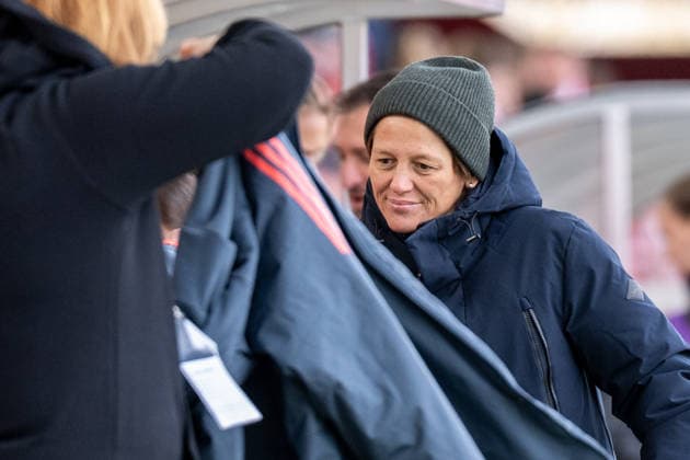 Direktorin Bianca Rech (FC Bayern Muenchen) nach dem gewonnen Spiel, 2:0, gluecklich, FC Bayern Frauen Muenchen - 1. FC Nuernberg, Google Pixel Frauenbundesliga, 22. Spieltag, 28.03.26 DFB regulations prohibit any use of photographs as image sequences and or quasi-video. (kolbert-press) Muenchen Bayern Deutschland