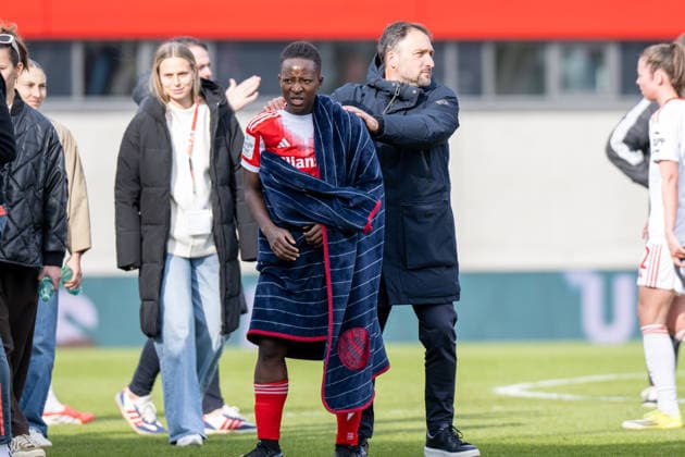 Cheftrainer Jose Barcala (FC Bayern Muenchen), Bernadette Amani 15 (FC Bayern Muenchen), FC Bayern Frauen Muenchen - 1. FC Nuernberg, Google Pixel Frauenbundesliga, 22. Spieltag, 28.03.26 DFB regulations prohibit any use of photographs as image sequences and or quasi-video. (kolbert-press) Muenchen Bayern Deutschland