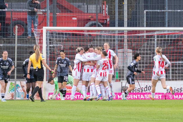 Deutschland: Fussball Google Pixel Frauen-Bundesliga 2025 2026 - 1.FC Köln vs Eintracht Frankfurt-22. Spieltag - Franz-Kremer-Stadion (Köln): Tor und Torjubel zum 1:0 durch Marina Hegering (1.FC Köln, 33) Freude, Emotionen, Jubel, Begeisterung, glücklich, feiern Copyright: xOrhanxHabashx