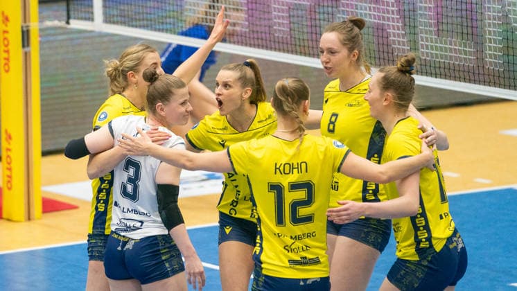 28.3.2026, Volleyball, Frauen, VBL, 1. VBL, 1. Volleyball-Bundesliga, Playoff, Viertelfinale, 3. Spiel, SSC Palmberg Schwerin - Ladies in Black Aachen Die Volleyballerinnen des SSC Palmberg Schwerin jubeln. Schwerin Palmberg Arena Mecklenburg-Vorpommern Deutschland