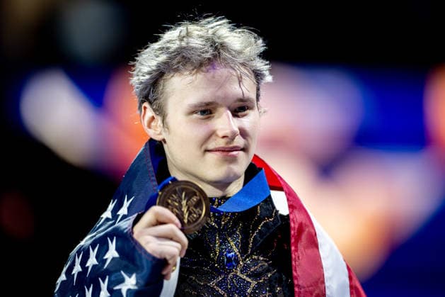 Sport Bilder des Tages World Championships Figure skating, Eiskunstlauf in Czech Republic PRAGUE, CZECH REPUBLIC - MARCH 28: Gold medalist, Ilia Malinin from the United States stands on the podium during the medal ceremony after the men free skating at the ISU Figure Skating World Championships 2026 in Prague, Czech Republic in March 28, 2026. Lukas Kabon Anadolu Prague Czech Republic. Editorial use only. Please get in touch for any other usage.  Copyright: x2026xAnadoluxLukasxKabonx