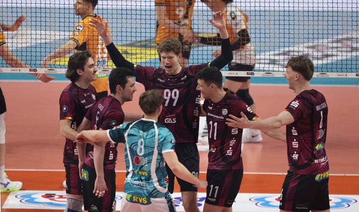 KW jubelt nach Punktgewinn Freude Emotion Jubel Volleyball Bundesliga Playoff Viertelfinale Herren Saison 2025 2026 28.03.2026 BR Volleys Berlin BRV vs Netzhoppers KW Königswusterhausen