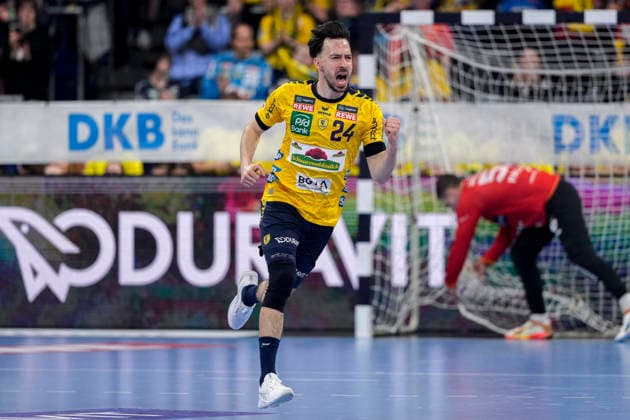 Torschütze Patrick Groetzki (RNL, 24), Spieler der Rhein-Neckar-Löwen, jubelt über ein Tor, Jubel, jubeln, Torjubel, Torerfolg, celebrate the goal, goal, celebration, jubelt ueber das Tor, Freuen, Freude, freut sich, optimistisch, positiv, Spielszene, Highlight, Einzelbild, Einzelfoto, Aktion, Action, 28.03.2026, Mannheim (Deutschland), Handball, Bundesliga, Rhein-Neckar Löwen - HSG Wetzlar