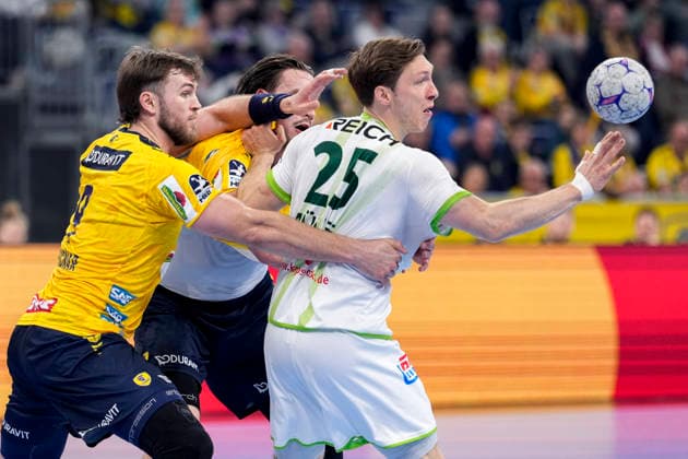 v.li.: Steven Plucnar Jacobsen (RNL, 9), Robert Timmermeister (RNL, 7), Justin Müller (HSG, 25), Zweikampf, Spielszene, Duell, duel, tackle, tackling, Dynamik, Action, Aktion, 28.03.2026, Mannheim (Deutschland), Handball, Bundesliga, Rhein-Neckar Löwen - HSG Wetzlar