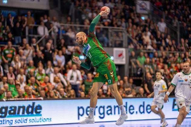 Deutschland: HBL DAIKIN Handball Bundesliga 2025 - 2026, 26. Spieltag - SC Magdeburg vs Füchse Berlin - GETEC Arena (Magdeburg): Tim Hornke (SC Magdeburg, 17) am Ball Copyright: xTomxLauruschkatx