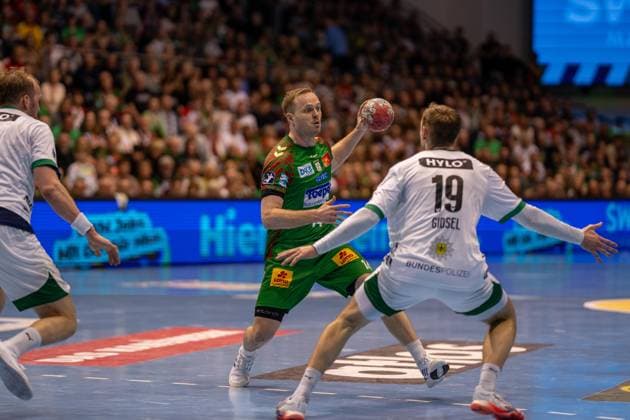 Deutschland: HBL DAIKIN Handball Bundesliga 2025 - 2026, 26. Spieltag - SC Magdeburg vs Füchse Berlin - GETEC Arena (Magdeburg): Omar Ingi Magnusson (SC Magdeburg, 14) am Ball Copyright: xTomxLauruschkatx