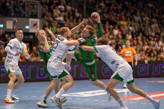 Deutschland: HBL DAIKIN Handball Bundesliga 2025 - 2026, 26. Spieltag - SC Magdeburg vs Füchse Berlin - GETEC Arena (Magdeburg): Gisli Kristjansson (SC Magdeburg, 10) am Ball Copyright: xTomxLauruschkatx