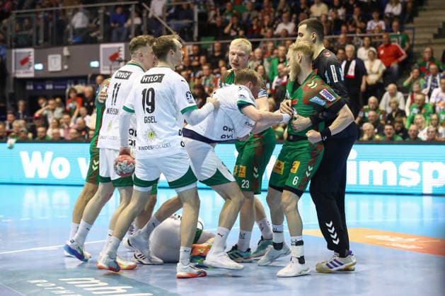 28.03.2026, xtgx, Handball, Daikin HBL, SC Magdeburg - Füchse Berlin v.l. Rauferei Max Darj (Berlin, 5), Matthias Musche (Magdeburg, 6) Magdeburg