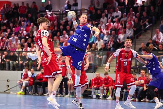 Torwurf von Tobias Heinzelmann (HBW Balingen-Weilstetten, 28) GER, TuS Ferndorf vs HBW Balingen-Weilstetten, Handball, 2. Bundesliga, 25. Spieltag, Spielzeit 2025 2026, 28.03.2026 GER, TuS Ferndorf vs HBW Balingen-Weilstetten, Handball, 2. Bundesliga, 25. Spieltag, Spielzeit 2025 2026, 28.03.2026 Kreuztal Copyright: xEibner-Pressefoto RenexWeissx EP_RWS