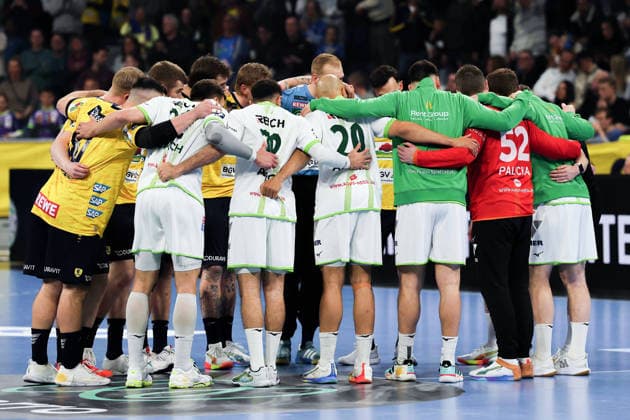 Die Spieler von den Rhein Neckar Löwen bilden einen Mannschaftskreis zum Schulterschluss. GER, Rhein Neckar Loewen gegen HWG Wetzlar, Handball, 1.Bundesliga, 26.Spieltag Spielzeit 2025 2026, 28.03.2026 GER, Rhein Neckar Loewen vs. HWG Wetzlar, 1.Bundesliga, 26.Spieltag, Spielzeit 2025 2026, 28.03.2026 Mannheim Copyright: xEibner-Pressefoto JoergxHirschx EP_JHH