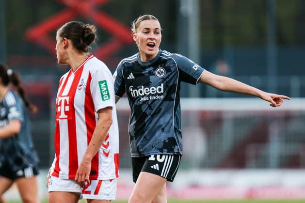 Google Pixel Frauen-Bundesliga: 1.FC Köln- Eintracht Frankfurt; 28.03.2026 Laura Freigang (Eintracht Frankfurt, 10) zeigt an Google Pixel Frauen-Bundesliga: 1.FC Köln- Eintracht Frankfurt: Köln, Franz-Kremer-Stadion ;28.03.2025 DFB REGULATIONS PROHIBIT ANY USE OF PHOTOGRAPHS AS IMAGE SEQUENCES AND OR QUASI-VIDEO. Copyright: xBEAUTIFULxSPORTS Freisenx
