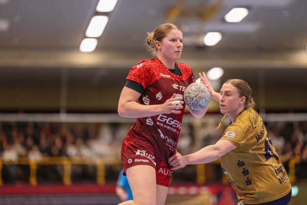 GER, Bensheim, HSG Bensheim Auerbach Flames vs Buxtehuder SV, Alsco Handball Bundesliga Frauen, Handball, DHB, Spielzeit 2025 2026, Weststadthalle Bensheim, 21. Spieltag im Bild v.l.: Nina Engel (HSG Bensheim Auerbach Flames Frauen 6), Jolina Huhnstock (Buxtehuder SV Frauen 45) DFB DFL REGULATIONS PROHIBIT ANY USE OF PHOTOGRAPHS AS IMAGE SEQUENCES AND OR QUASI-VIDEO, 28.03.2026 Copyright: HMBxMedia HendrikxHamelau
