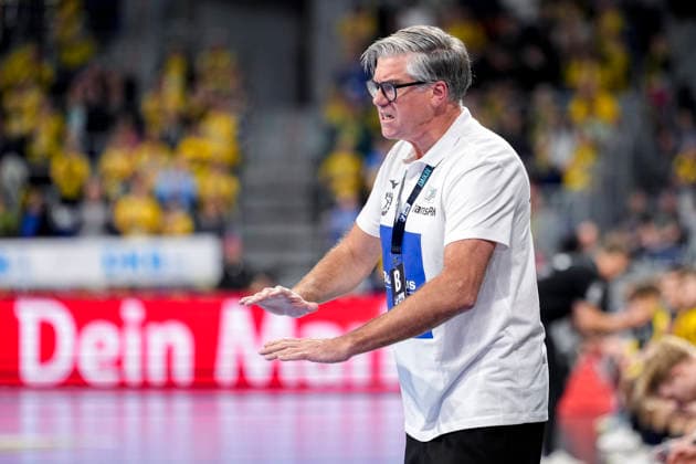 Runar Sigtryggsson (Trainer, Cheftrainer, HSG Wetzlar), gibt Anweisungen, gestikuliert, mit den Armen gestikulieren, Einzelbild, Einzelfoto, Aktion, Action, 28.03.2026, Mannheim (Deutschland), Handball, Bundesliga, Rhein-Neckar Löwen - HSG Wetzlar