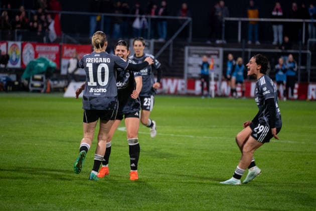 Deutschland: Fussball Google Pixel Frauen-Bundesliga 2025 2026 - 1.FC Köln vs Eintracht Frankfurt-22. Spieltag - Franz-Kremer-Stadion (Köln): Tor und Torjubel zum 1:1 durch Laura Freigang (Eintracht Frankfurt, 10). Freude, Emotionen, Jubel, Begeisterung, glücklich, feiern Copyright: xOrhanxHabashx