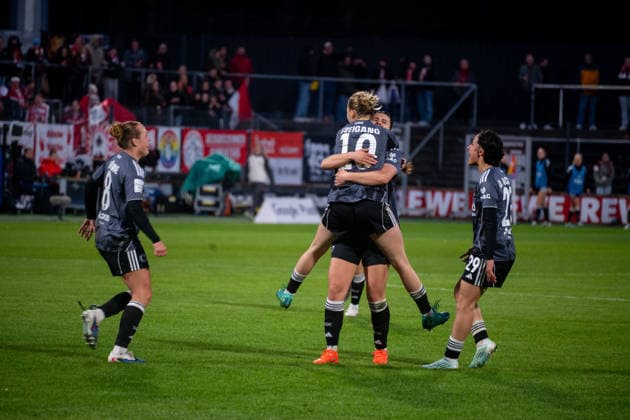 Deutschland: Fussball Google Pixel Frauen-Bundesliga 2025 2026 - 1.FC Köln vs Eintracht Frankfurt-22. Spieltag - Franz-Kremer-Stadion (Köln): Tor und Torjubel zum 1:1 durch Laura Freigang (Eintracht Frankfurt, 10). Freude, Emotionen, Jubel, Begeisterung, glücklich, feiern Copyright: xOrhanxHabashx