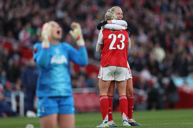 Womens Super League - Arsenal v Tottenham 28 March 2026 London - Women s Super League football - Arsenal v Tottenham Hotspur - Tottenham goalkeeper Lize Kop reacts after gifting Alessia Russo (23) of Arsenal her third goal - (Photo by Mark Leech). London UK Copyright: xMarkxLeechxOffside