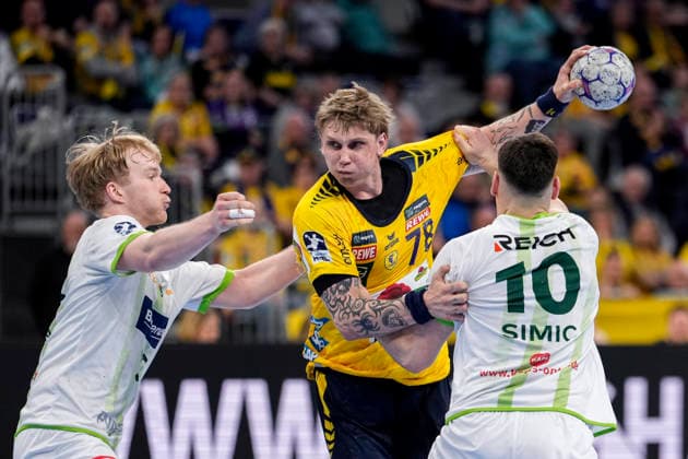v.li.: Georg Löwen (HSG, 33), Edwin Aspenbäck (RNL, 78), Josip Simic (HSG, 10), Zweikampf, Spielszene, Duell, duel, tackle, tackling, Dynamik, Action, Aktion, 28.03.2026, Mannheim (Deutschland), Handball, Bundesliga, Rhein-Neckar Löwen - HSG Wetzlar
