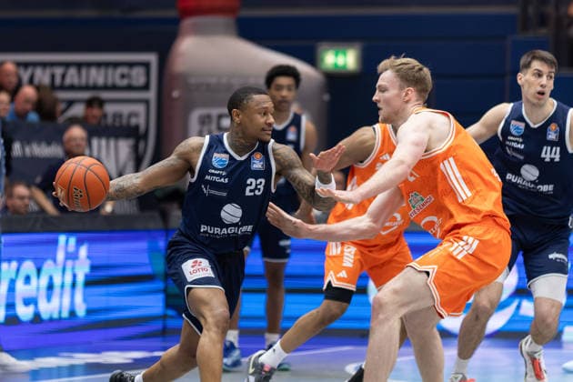 Charles Callison (MBC, 23), Lars Thiemann (Vechta, 21), Syntainics MBC vs. Rasta Vechta, Basketball, 1. Bundesliga, Maenner, 26. Spieltag, Saison 2025 26, 28.03.2026. Weißenfels Stadthalle Sachsen-Anhalt Deutschland