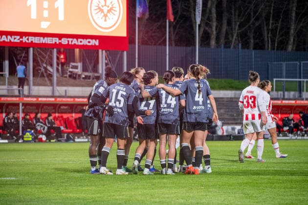 Deutschland: Fussball Google Pixel Frauen-Bundesliga 2025 2026 - 1.FC Köln vs Eintracht Frankfurt-22. Spieltag - Franz-Kremer-Stadion (Köln): Tor und Torjubel zum 2:1 durch Remina Chiba (Eintracht Frankfurt, 15). Freude, Emotionen, Jubel, Begeisterung, glücklich, feiern Copyright: xOrhanxHabashx