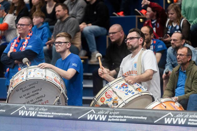 Fans der Weissenfelser feuern ihr Team an Syntainics MBC vs. Rasta Vechta, Basketball, 1. Basketball Bundesliga, 26. Spieltag, Saison 2025 2026, 28.03.2026 Syntainics MBC vs. Rasta Vechta, Basketball, 1. Basketball Bundesliga, 26. Spieltag, Saison 2025 2026, 28.03.2026 Weissenfels Copyright: xEibner-Pressefoto PiaxSchindlerx EP_PSR