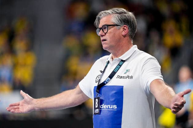 Runar Sigtryggsson (Trainer, Cheftrainer, HSG Wetzlar), gibt Anweisungen, gestikuliert, mit den Armen gestikulieren, Einzelbild, Einzelfoto, Aktion, Action, 28.03.2026, Mannheim (Deutschland), Handball, Bundesliga, Rhein-Neckar Löwen - HSG Wetzlar